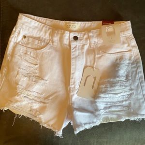 White high wasted shorts